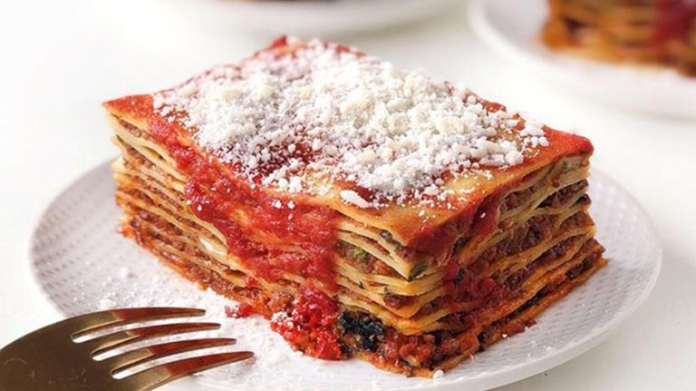 Super Bowl catering: Where to order chicken wings, BBQ and more 5 Mix it up with Union Square Cafe's lasagna.