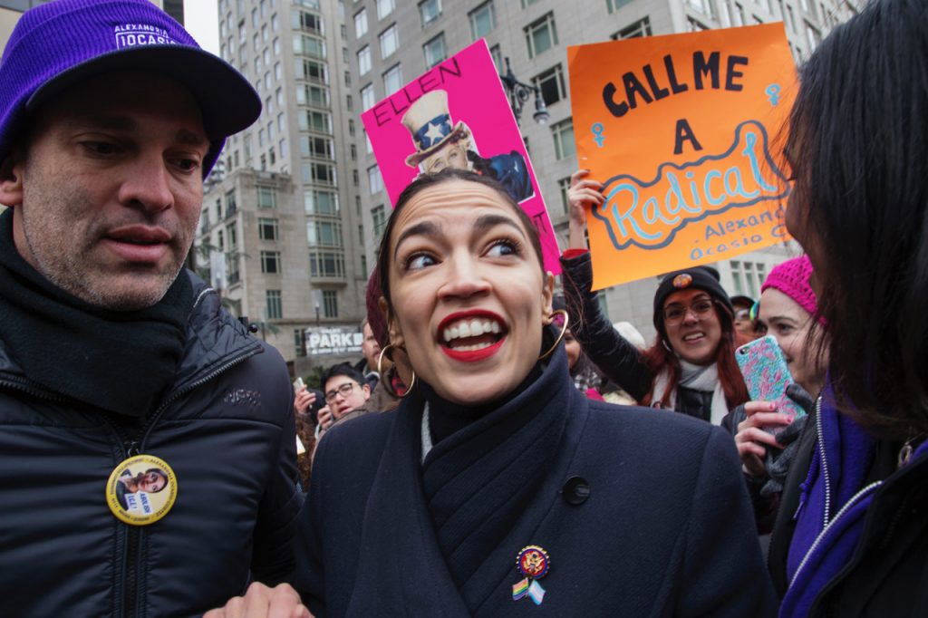 Competing Women's Marches decry Trump's policies 3