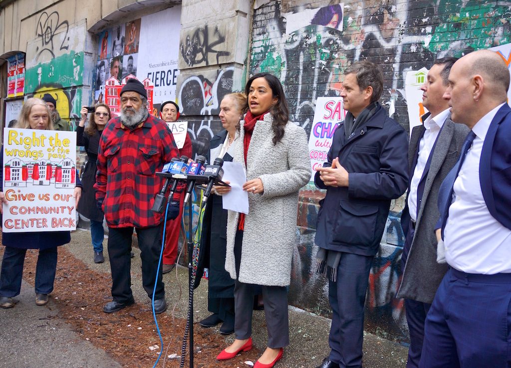 Will new cracks in facade break old P.S. 64 stalemate? 3