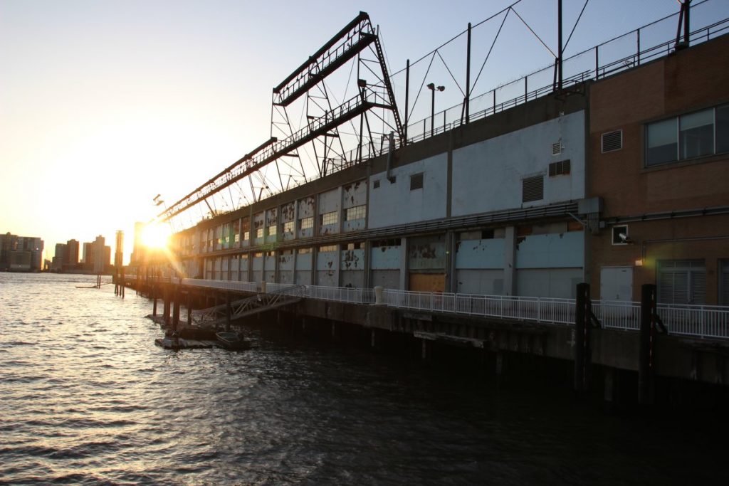 Local pols put heads together on Pier 40 2
