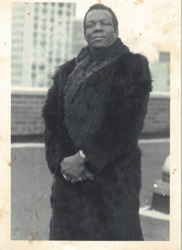 Mike Quashie, ‘The Limbo King,’ dies at 88 4 Mike Quashie, who is said to have been an originator of the glam look, sporting a fur coat.