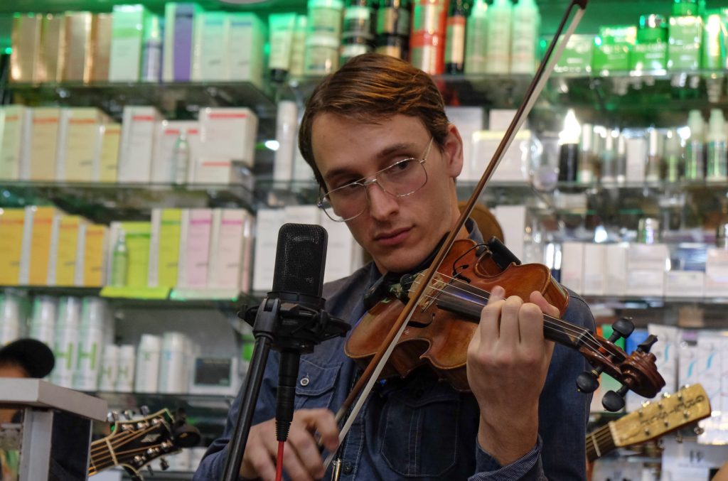 ‘Folk pharmacy’ is in tune with community 7