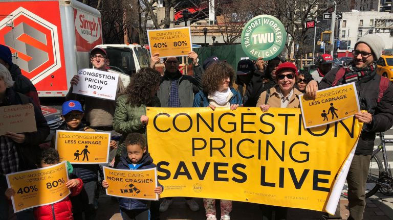 Congestion pricing supporters, opponents clash at midtown rally 2 Supporters of congestion pricing -- advocates and transit union representatives -- crashed a news conference on Sunday where politicians spoke against the policy.
