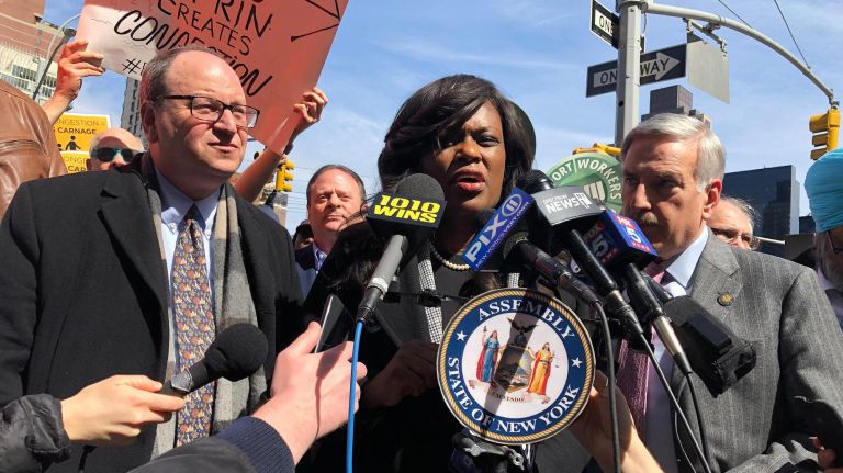 Congestion pricing supporters, opponents clash at midtown rally 3 Queens City Councilman Barry Grodenchik joined State Assembly members Rodneyse Bichotte and David Weprin at a news conference in midtown to voice opposition to a congestion pricing plan Gov. Andrew Cuomo is pushing to include in the state budget.