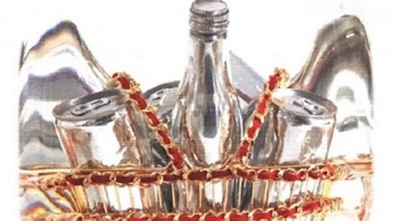 Police are looking for a man they say stole a&nbsp;Fred Allard sculpture from Galeries Bartoux in midtown.