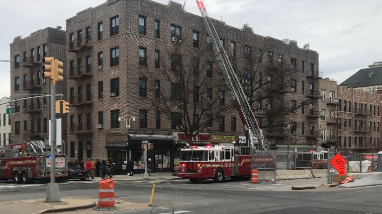 Man injures wife, daughter then sets fire to Sunset Park apartment, NYPD says 2 The FDNY responds to a fire at 42nd Street and Fourth Avenue in Sunset Park, Brooklyn, on Friday.