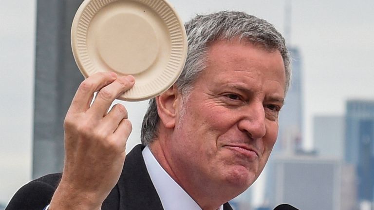 Mayor Bill de Blasio announces a ban on city purchases of single-use plastics at a news conference on Thursday at the SIMS Recycling facility in Brooklyn.