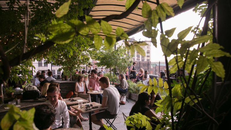 Spending time in Gallow Green is like going on vacation in an outdoor paradise. The seasonal rooftop bar is filled with plants and vines and nature-inspired cocktails.&nbsp;
