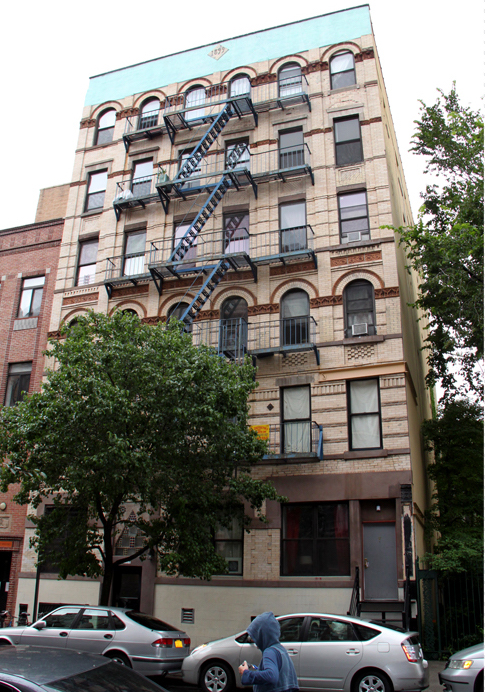 Tour E. Village squatter buildings online 1