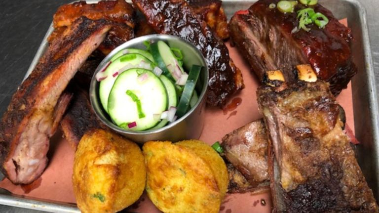 Virgil's Real BBQ is a Times Square favorite, with menu items that represent just about every barbecue style region in the U.S. Included here are Memphis ribs, lamb ribs, St. Louis ribs, baby back ribs, and beef ribs. 