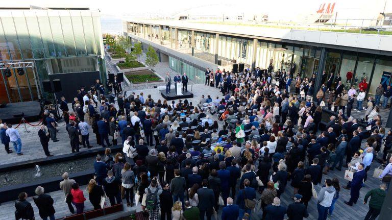 Opening of Empire Outlets heralded as changing the 'narrative of the 'forgotten borough' 4 A ribbon-cutting ceremony for the opening of Empire Outlets was held Wednesday on the St. George waterfront.