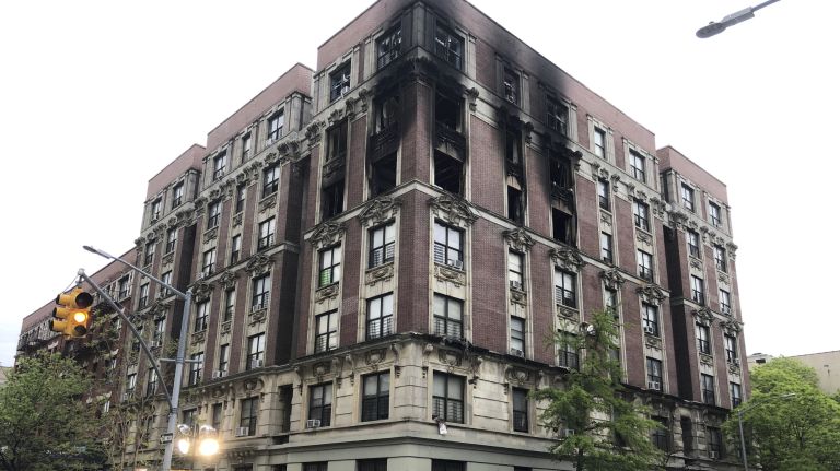 6 dead, including 4 children, in Harlem apartment fire 2 A fire broke out in the Frederick Samuel Houses on Adam Clayton Powell Jr. Boulevard Wednesday morning, killing two adults and four children, police said.