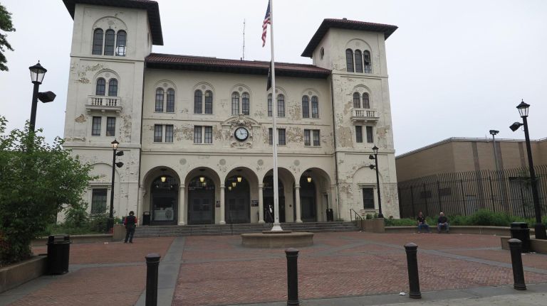 What to do and where to eat in Morris Park, east of the Bronx Zoo 7 Don't miss the old train station that looks like it belongs in the Tuscan landscape.