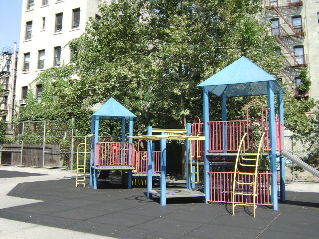 Stringer: L.E.S. playgrounds need repairs 2