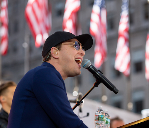 Gavin DeGraw performs at Side By Side copy