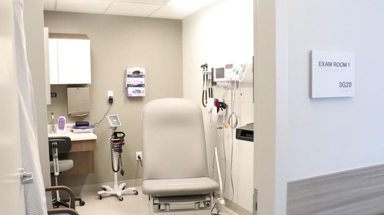 The Martha Stewart Center for Living at Mount Sinai-Union Square includes nine patient rooms, all of which are equipped and designed for patients in wheelchairs and their families to visit comfortably.&nbsp;