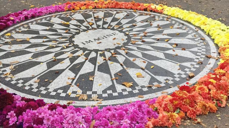 LMD's very first Flower Flash was in Strawberry Fields, at the iconic "Imagine" mosaic, in October 2016.