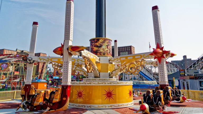 Saison 2 Luna Park 2 new Luna Park rides promise 'the best thrills' | amNewYork