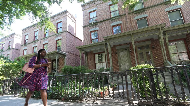 A Harlem tour, complete with restaurant, bar and museum picks 3 Historic homes at West 130th Street and Lenox Avenue.