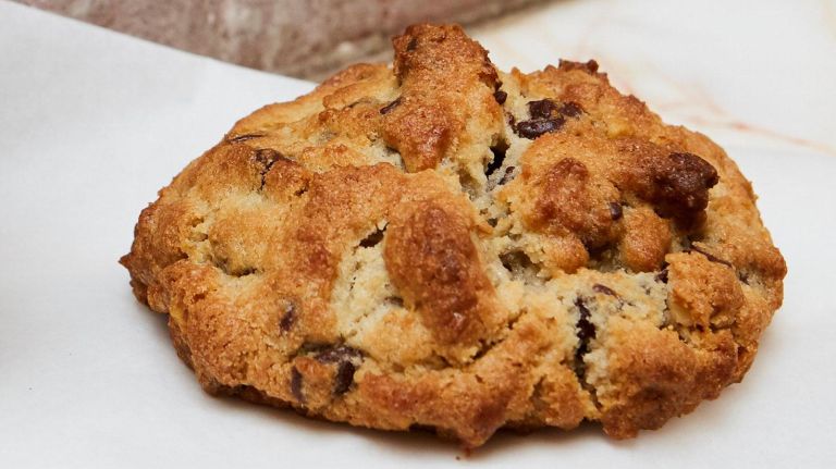 A Harlem tour, complete with restaurant, bar and museum picks 8 A Levain Bakery classic, the chocolate chip walnut cookie.