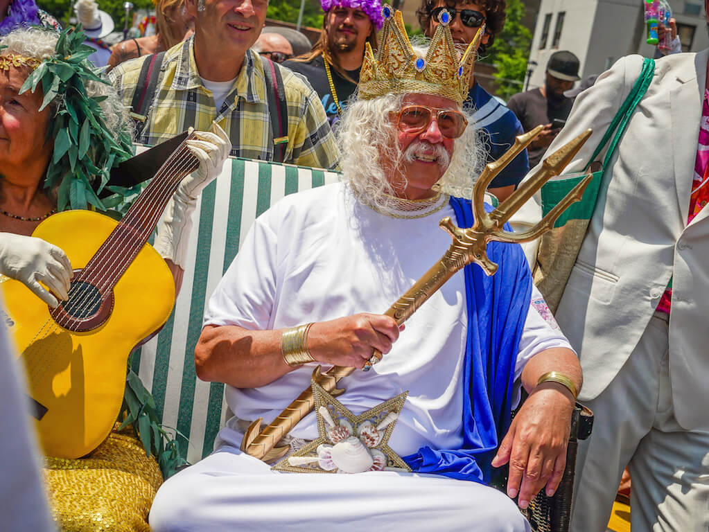 Mermaids, monsters and Guthries make a splash 2
