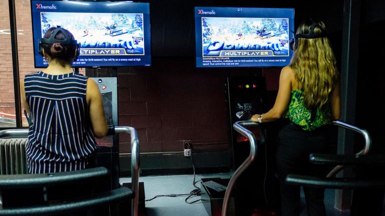 You can go skiing down a steep slope or make your way through a dinosaur park, among other games.