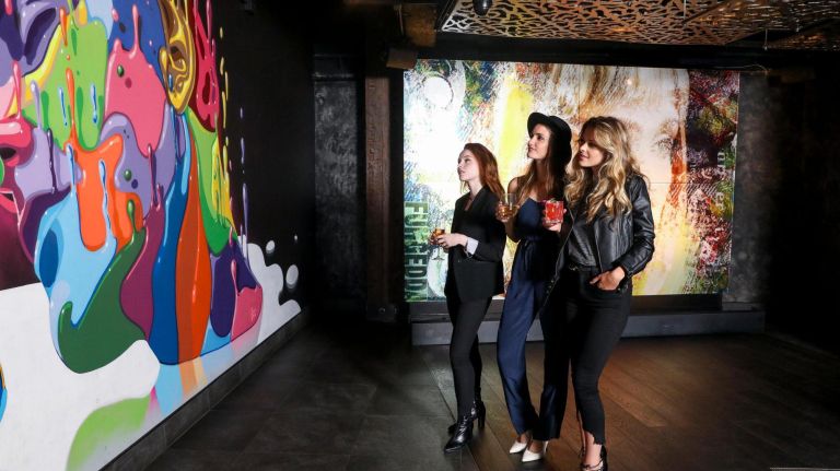 What to eat and do at historic but trendy South Street Seaport 14 The Tuck Room at 11 Fulton St. is a good option to grab dinner and drinks before a movie or after a long day shopping.