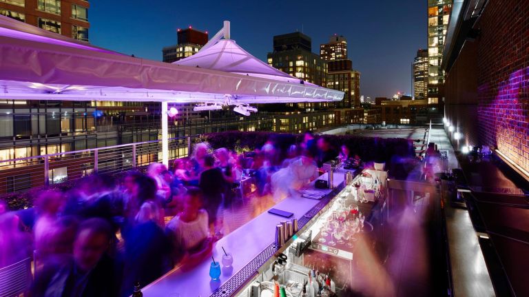 Located in the Financial District, Loopy Doopy offers views of the lower Manhattan skyline, the Hudson River and the Statue of Liberty.