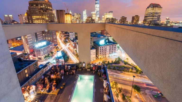 Located at The James Hotel in west SoHo, JIMMY at The James offers great rooftop views from its expansive bar.