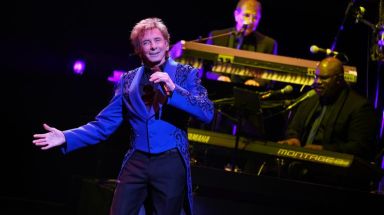 Barry Manilow in "Manilow Broadway"