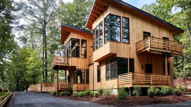 Woodstock Way Hotel offers a quiet getaway in upstate Woodstock.