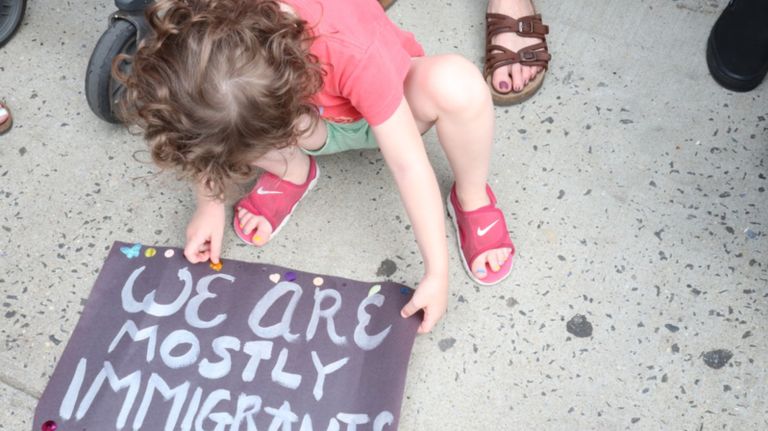 Many parents protesting brought along their children.&nbsp;