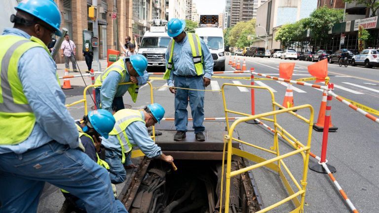 Con Ed: Nearly 250,000 lost power during Manhattan blackout