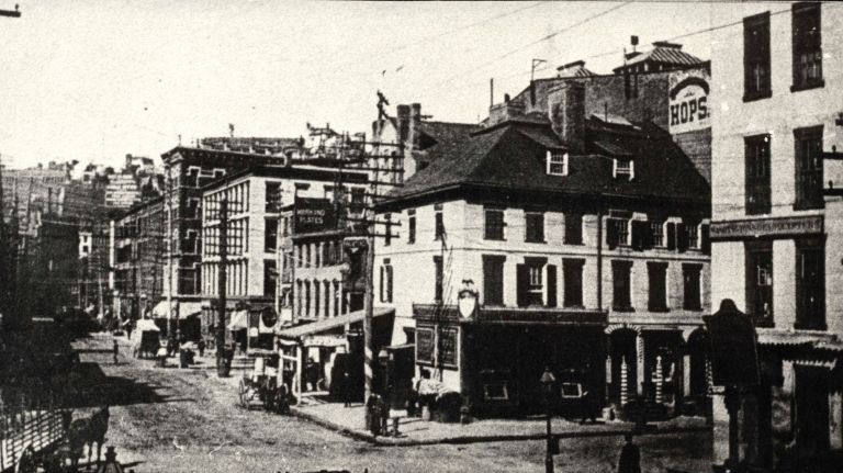 Lower Manhattan's Fraunces Tavern is throwing a 300th anniversary party 3 This photograph from the 1880s shows Fraunces Tavern's exterior.