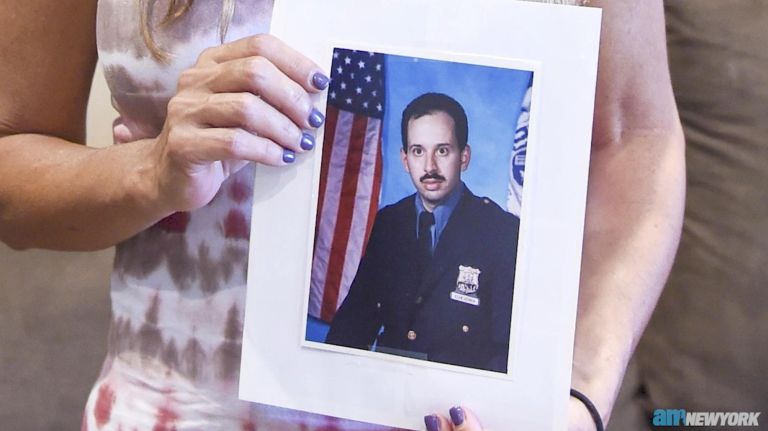 Sister of cop who apparently killed self says she asked for help for brother