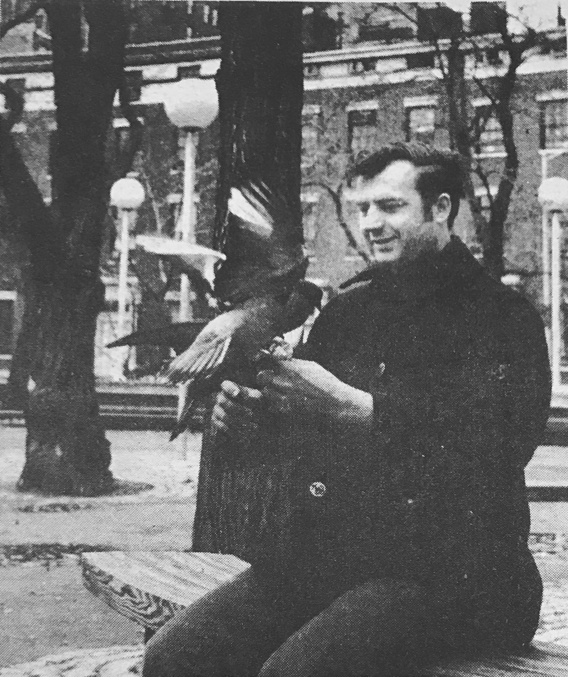 Manhattan Snaps: Feeding pigeons in Washington Square Park in ‘71 1