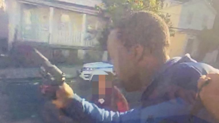 Police officer shot on Staten Island after responding to domestic violence call, NYPD says 3 The NYPD released this image of a male suspect who was shot and killed after a scuffle with police, who were responding to a domestic violence call on Staten Island on Tuesday.