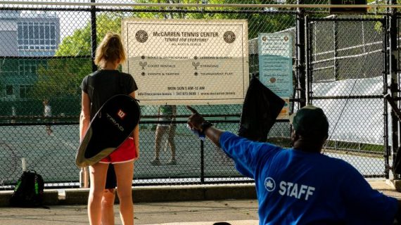 Lack of lights at Williamsburg tennis courts sparks volley of blame Lack of lights at Williamsburg tennis courts sparks volley of blame