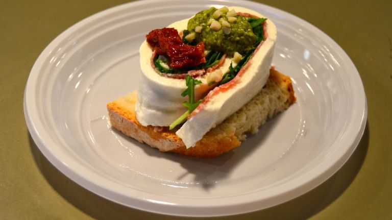 Your next stop should be Mozheart (No. 58) because it is right by the mojito stall, and who doesn't like different variations of fresh burrata, ricotta and fior di latte mozzarella on toasted bread? They say they make 100% authentic Italian Cheese from a few liters of Spanish milk and boy is this stuff good. Ive never gotten the same thing twice, but the fluffy burrata is something worth dreaming about. Prices range around 4 euros.