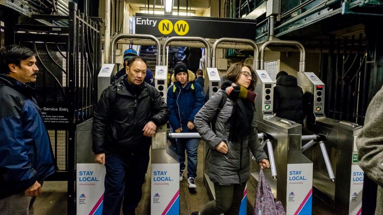 Astoria subway stations at Broadway, 39th Street closed for renovations 1 Two subways stations in Astoria closed Monday for renovations.