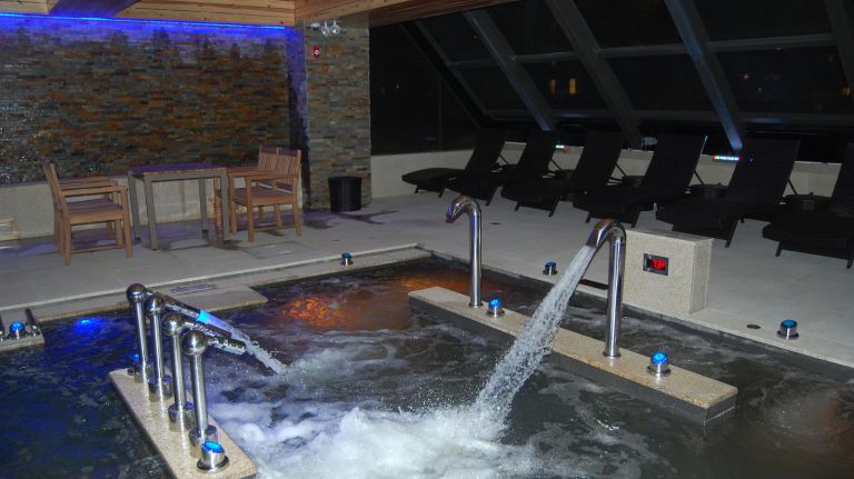 Premier 57 by Spa Castle features tubs, pools, saunas and a swim-up bar 33 Those jets are powerful. Do you have shoulder pain? High tail in to Premier 57.