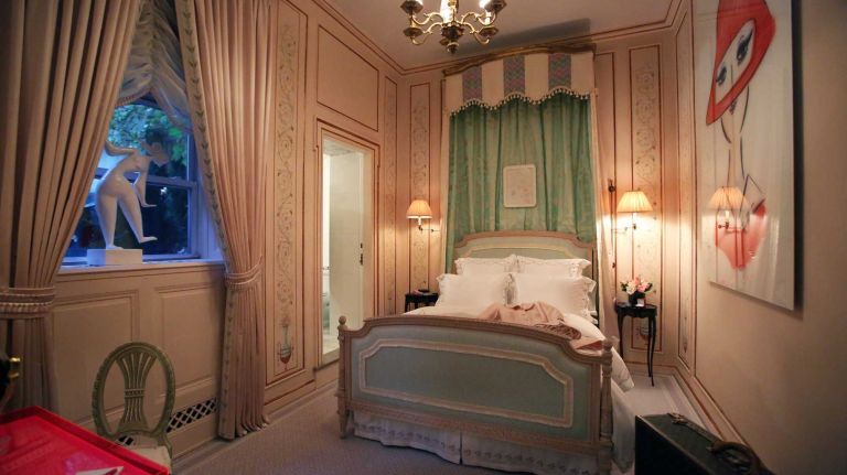 NY Holiday House Show 30 Manhattan designer Guillaume Gentet's Honeymoon in Paris suite, where the Frenchman set out to create a new version of the City of Lights' historic H�tel de Crillon down to the precious, hand-painted floral wallpaper and delicate use of fabrics.