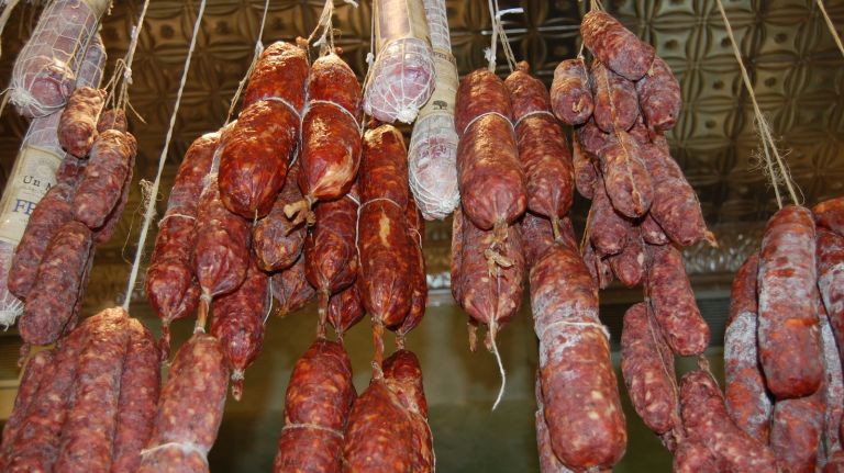 Choose from hot or sweet Soppressata, Salame Abruzzese or Calabrese sausages. 