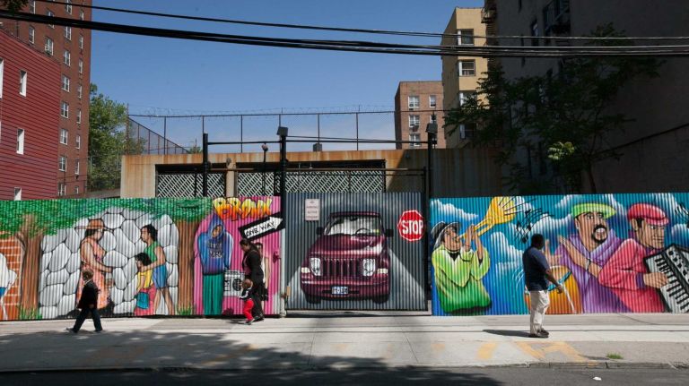 A mural on Bronx Blvd. Williamsbridge.