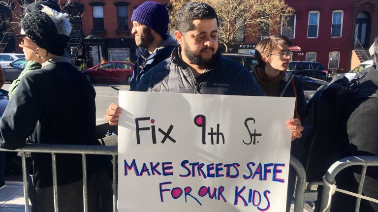 Park Slope still without Ninth Street redesign more than 2 months after fatal crash 2 Community advocates rallied on March 6 outside the Park Slope YMCA where Mayor Bill de Blasio works out at the gym, calling for safer streets following the deadly crash nearby.