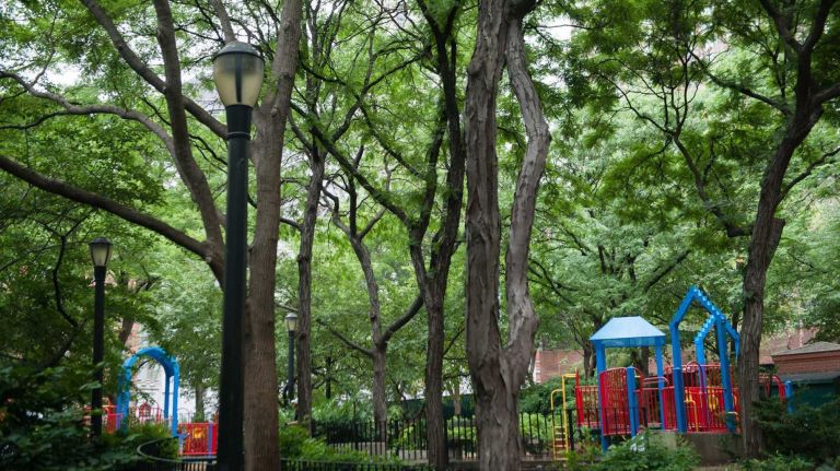 Upper East Side 14 Ruppert Park, named for Colonel Jacob Ruppert (1867-1939), located on 2nd Avenue between 90th and 91st Streets.