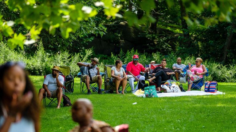 Sundae Sermon brings Harlem out to dance at St. Nicholas Park 11 Early arrivals grab the best spots for the Sundae Sermon.