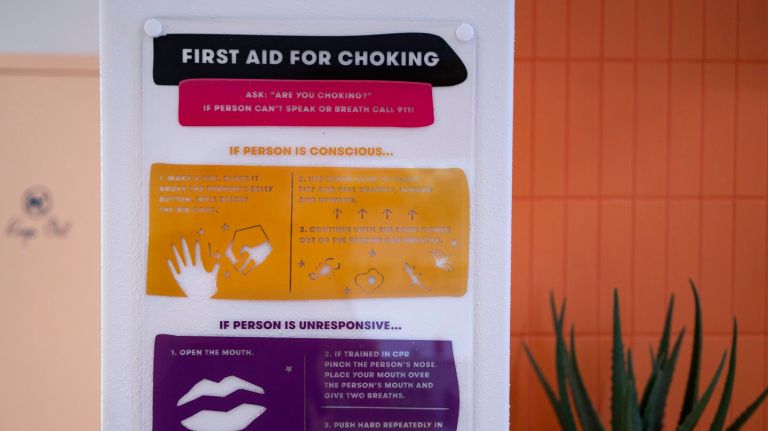 Restaurants customizing their choking first aid posters 2 Dez: Co-owner Samantha Wasser collaborated with design and brand company Paperwhite Studio on all the signage in the Middle Eastern fast-casual spot in NoLIta, including its choking poster.