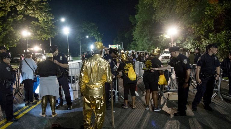 J'Ouvert festival: Photos of the early morning Caribbean celebration 31 J'Ouvert revelers pass through a police checkpoint on Flatbush Avenue in Brooklyn before the annual celebration begins on Monday, Sept. 4, 2017.