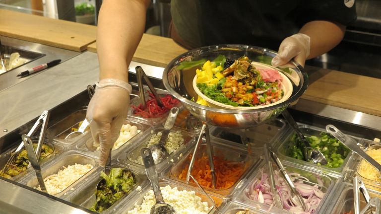 Canal Street Food Hall opens with Davey's Ice Cream, Ippudo and more 8 Fresh & Co, the main, big-name lunch chain represented at the market, is offering a selection of salads and grain bowls at its Canal Street Food Hall location.